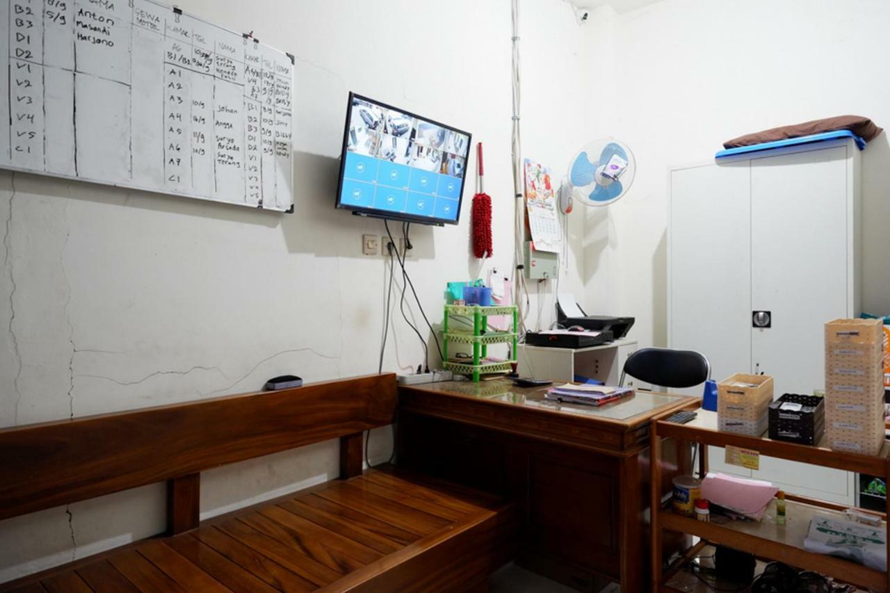 레드도어즈 니어 리빙 플라자 푸르워케르토 호텔 외부 사진